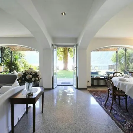 Sleeps 9 Villa *