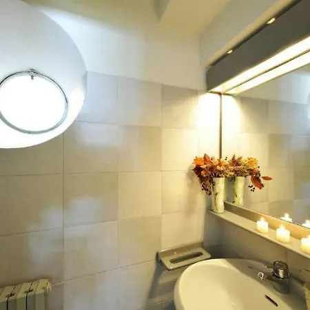 Sleeps 9 Villa Sala Comacina