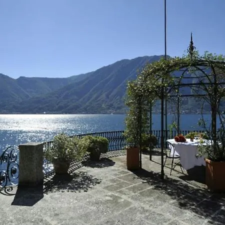 Sleeps 9 Sala Comacina